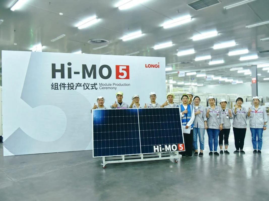 مراسم رونمایی از خط تولید پنل‌های خورشیدی سری Hi-MO 5 شرکت لونجی (LONGi Solar) در کارخانه