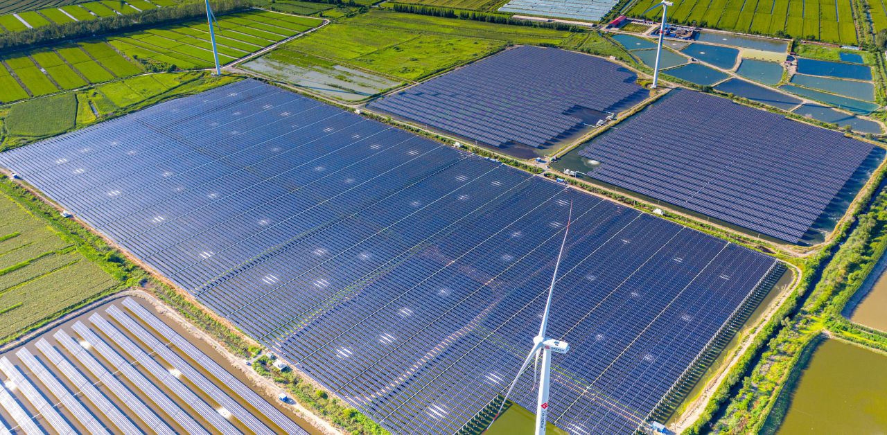 Tongwei Solar 72 MW Tianjin Dagang power station showcasing innovative Fishery and PV integration.